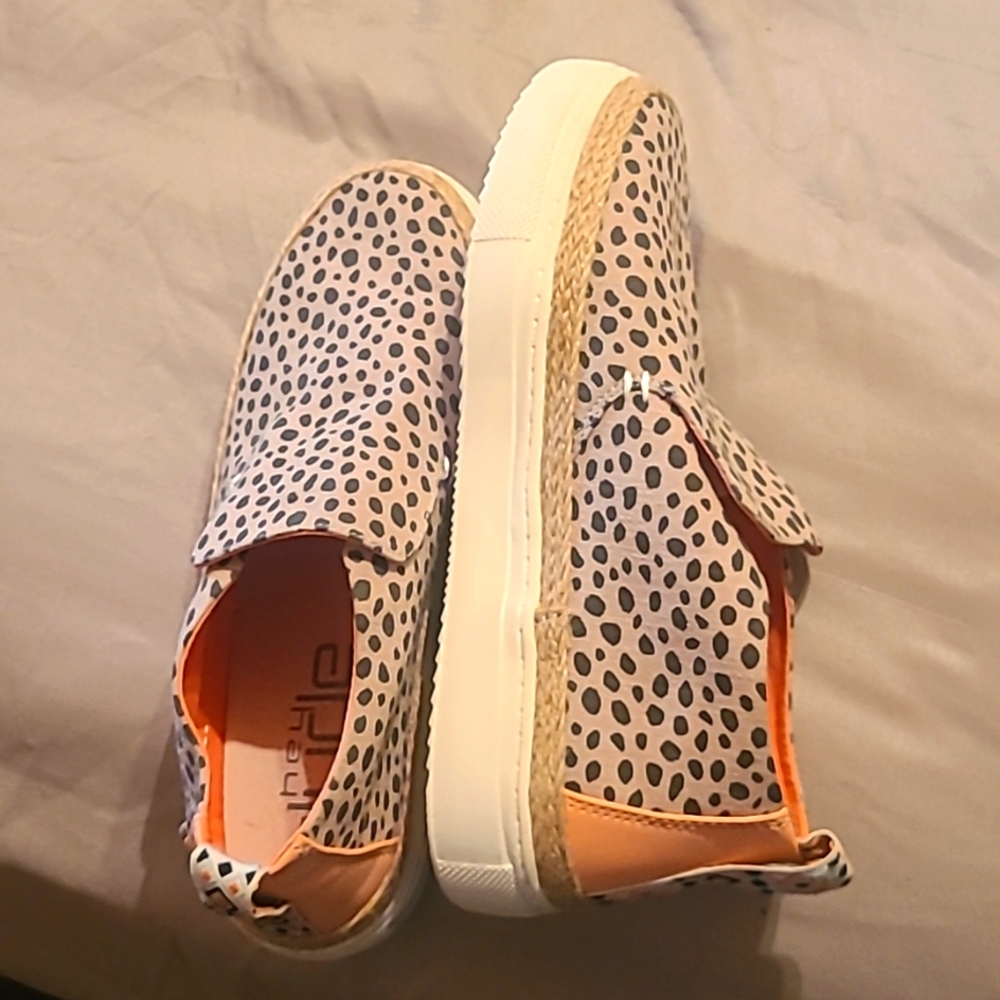 Women's Hey Dudes, size 9